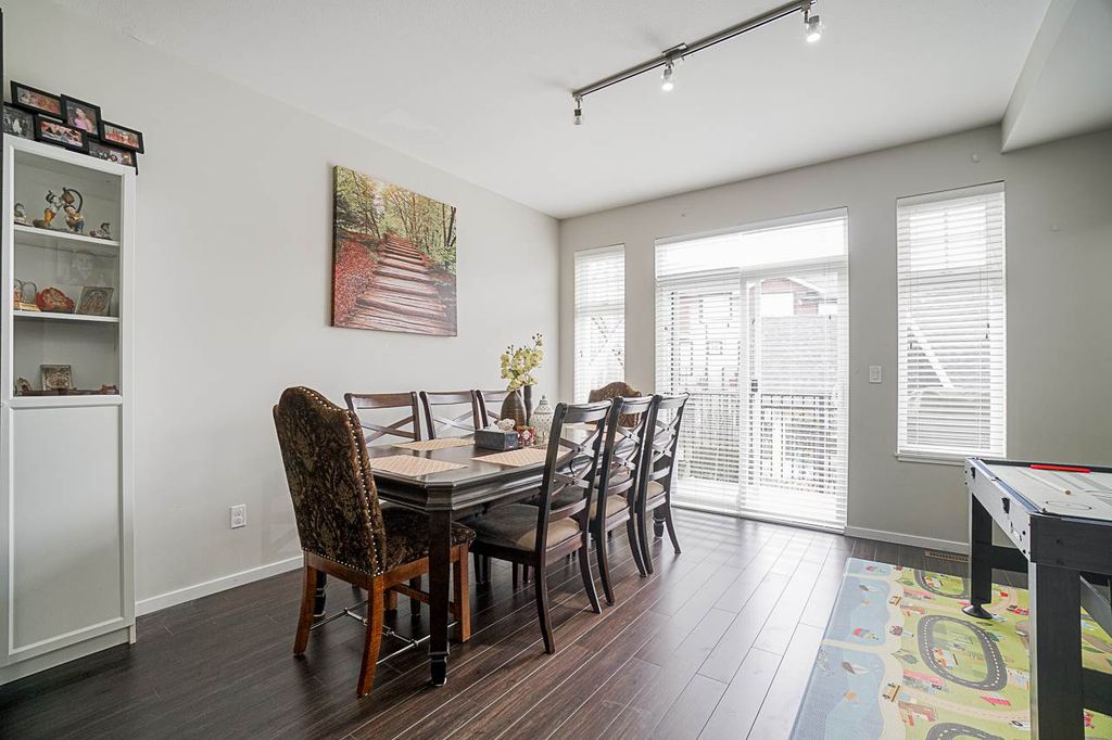 listing image 1105526636487863049