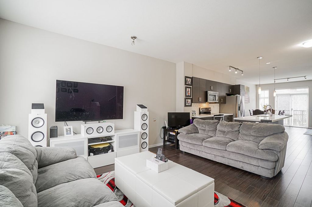 listing image 1104319499428812563