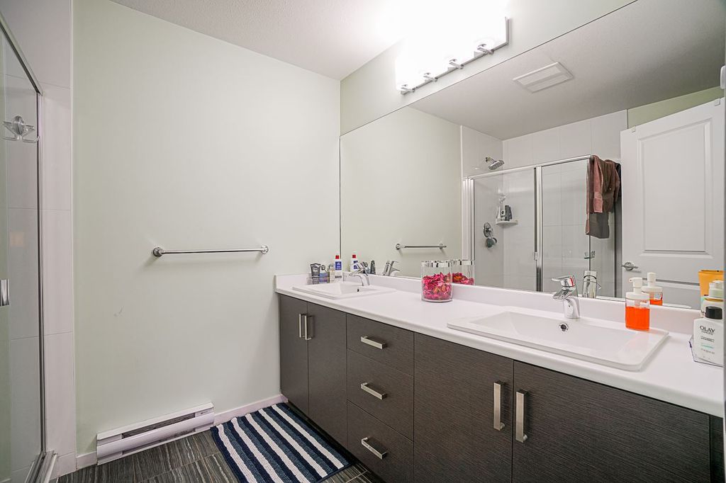 listing image 1100471310293788296