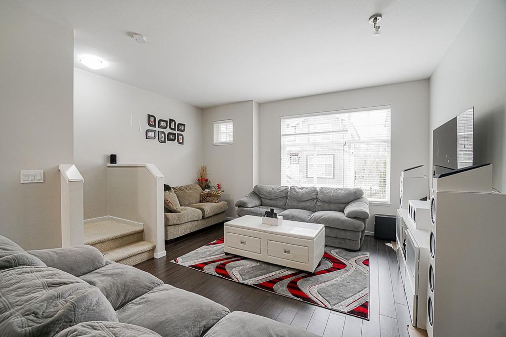 listing image 1109810263388325801