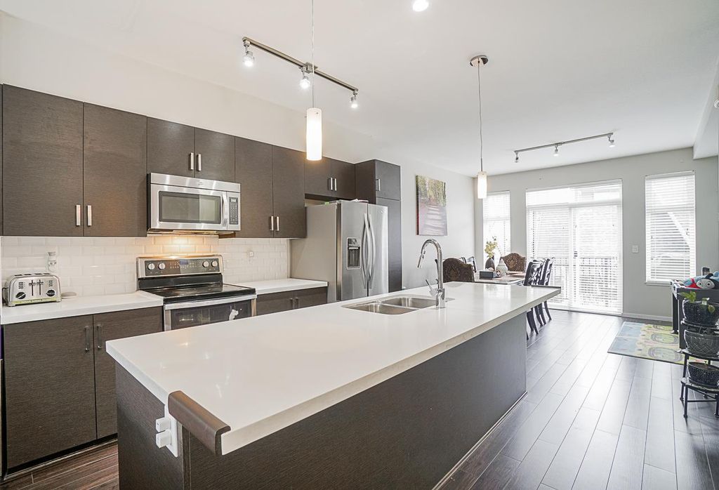listing image 1105490146119364897