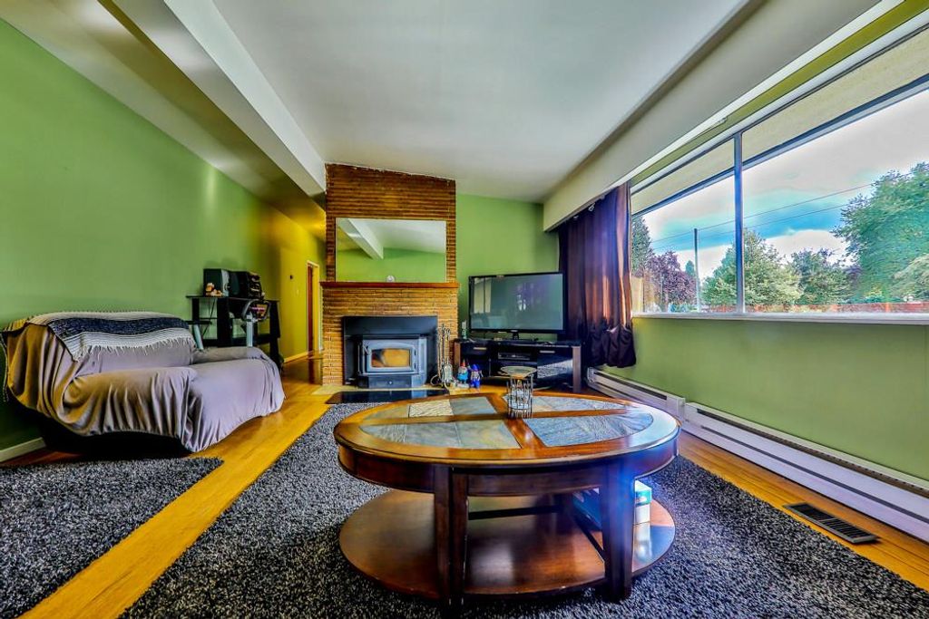 listing image 1105657648530271803