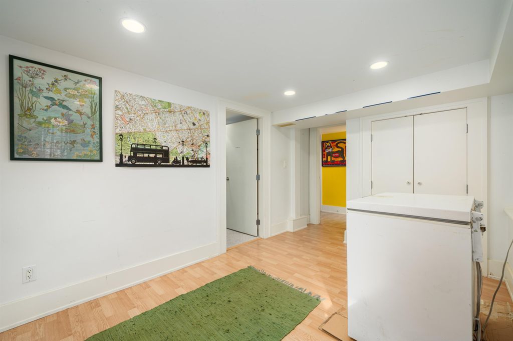 listing image 1104128641511120005