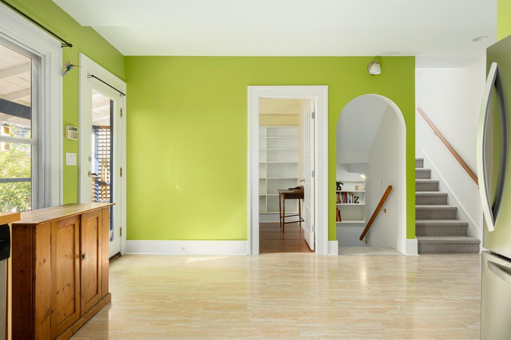 listing image 1109431799224961961