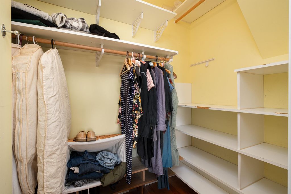 listing image 1106778770403510613