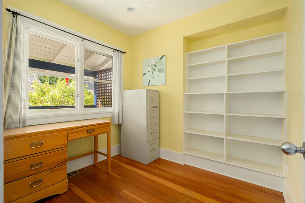 listing image 1102624384106440346