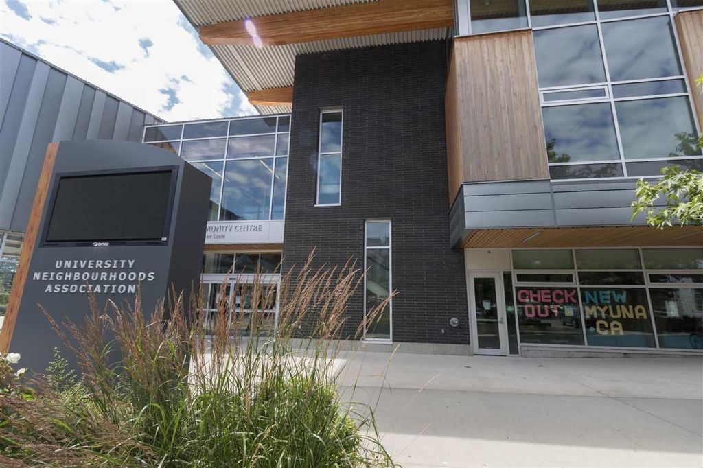 listing image 1104960229595204625