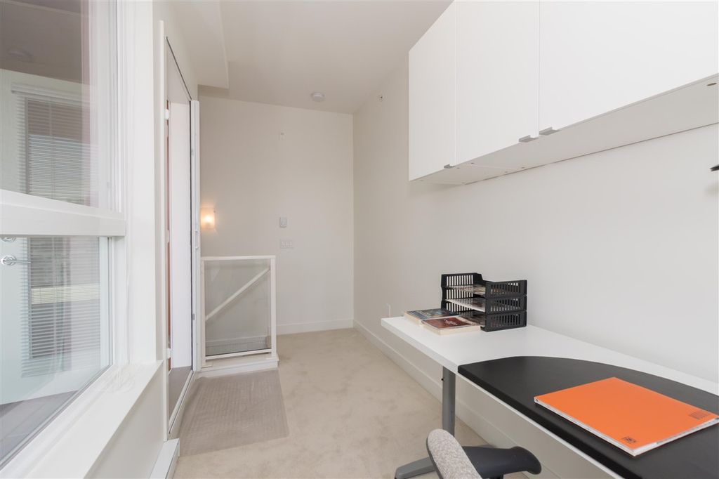 listing image 1106799119279681851