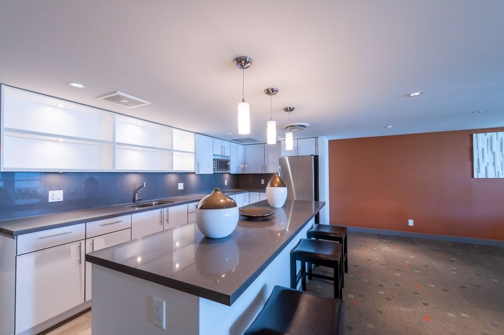 listing image 1103149913403075031