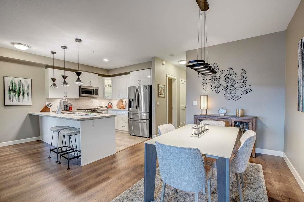 listing image 1108700622541313210
