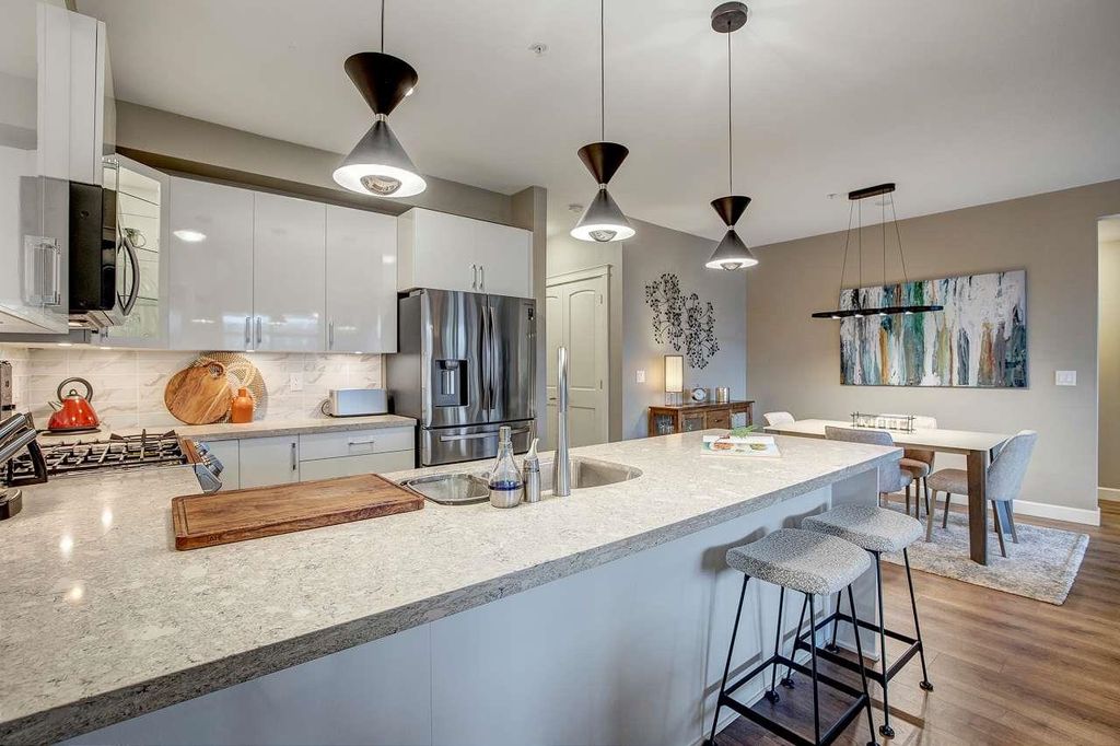 listing image 1102209512177350434