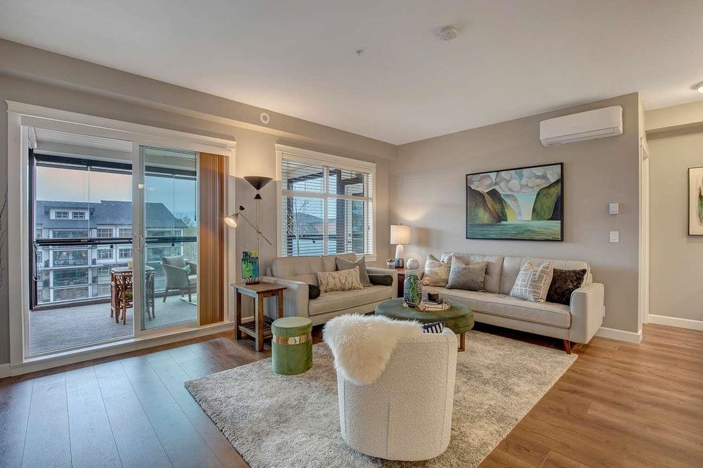 listing image 1102556950561405314