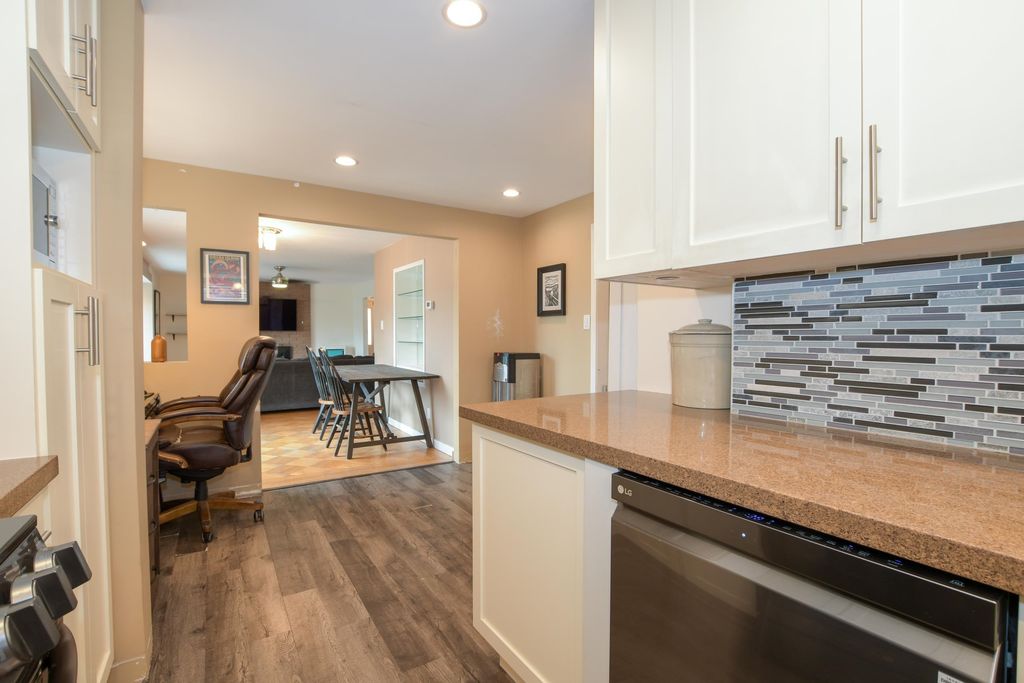 listing image 1103765682306312714