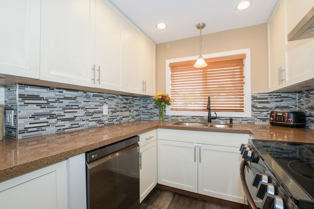 listing image 1101201710735770388