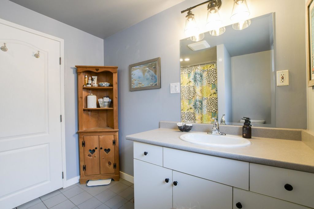 listing image 1100653136215877274