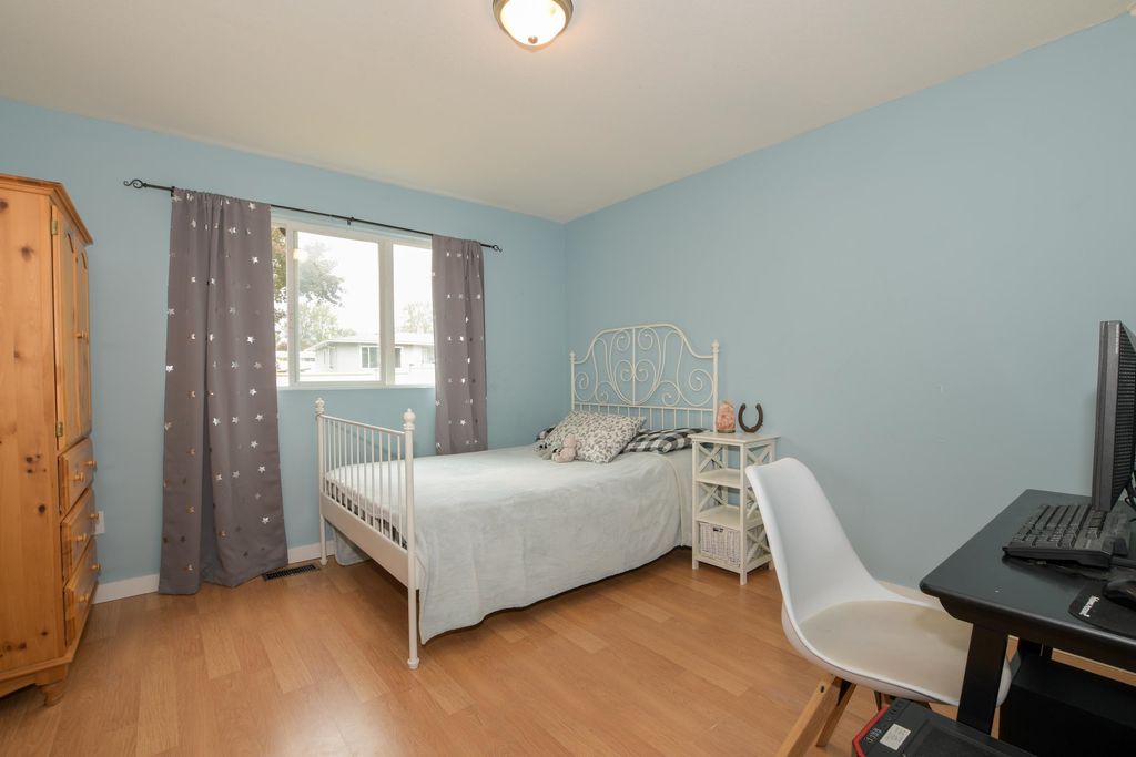 listing image 1102115815083918712