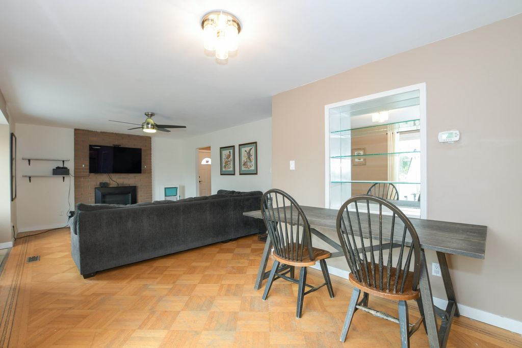 listing image 1100374978017621541