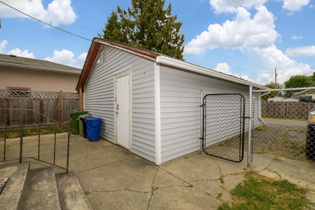 listing image 1102253440846240947