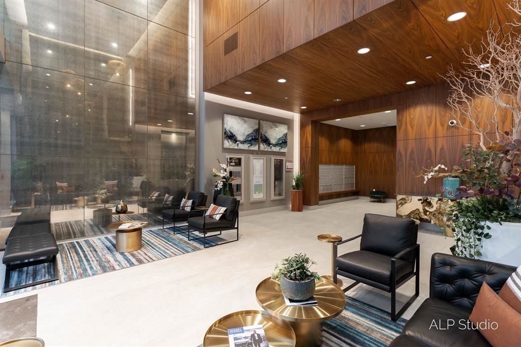 listing image 1106248303779414068