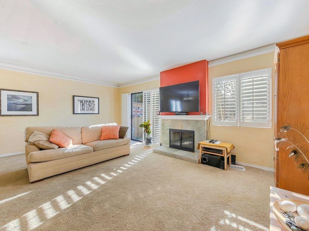 listing image 1102204956400652776