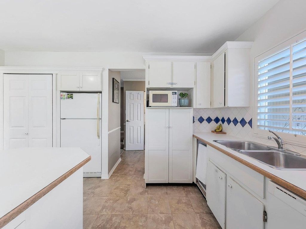 listing image 1100328024623124828