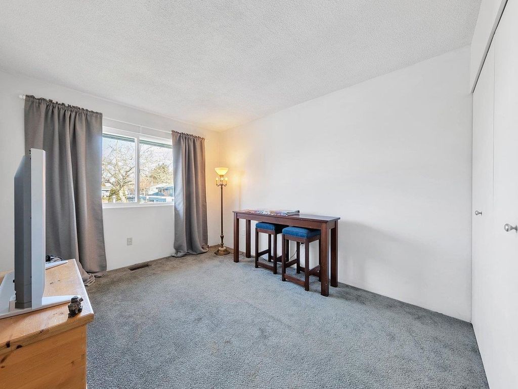 listing image 1105450386492702978