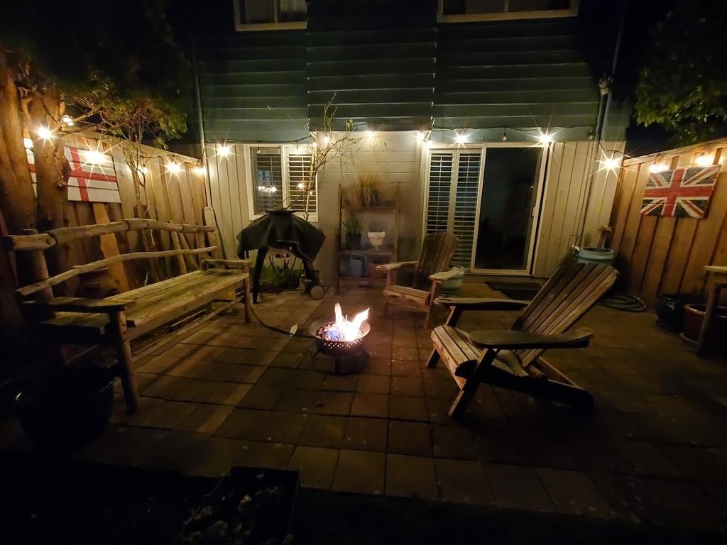 listing image 1103536943131484496