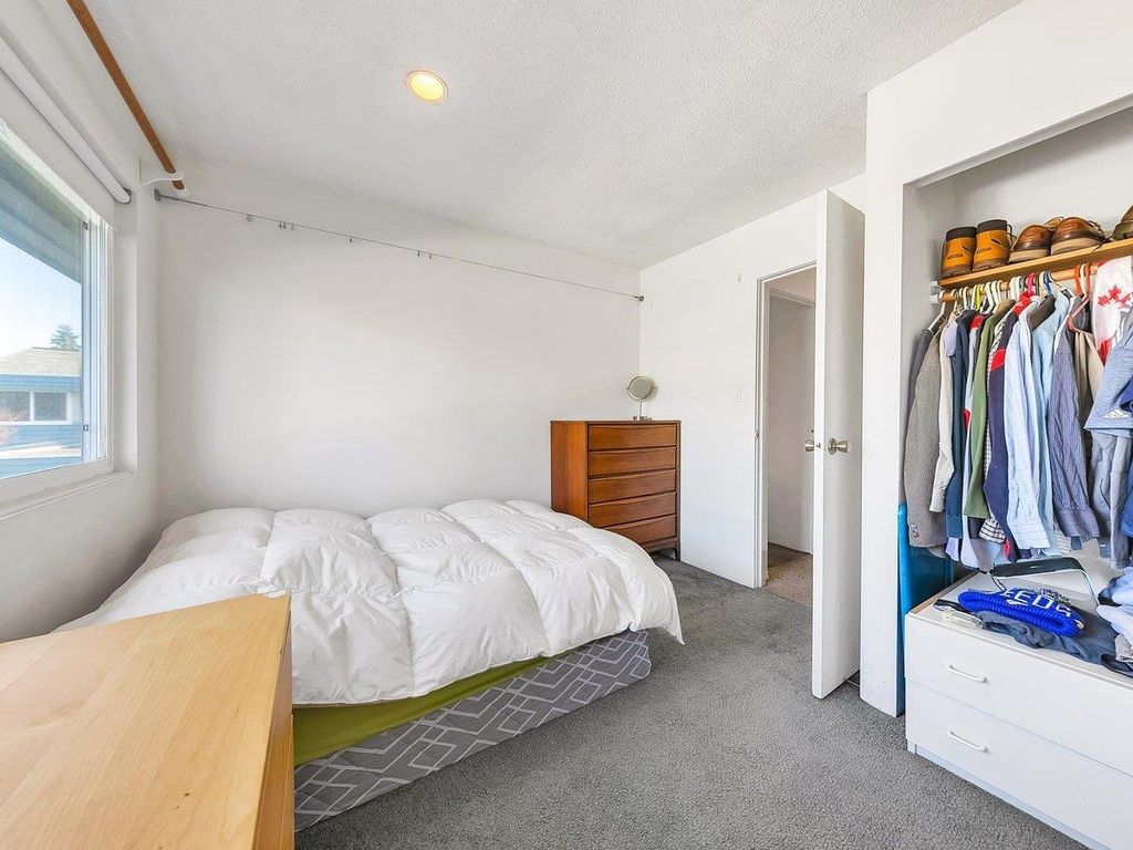 listing image 1104659884217740200