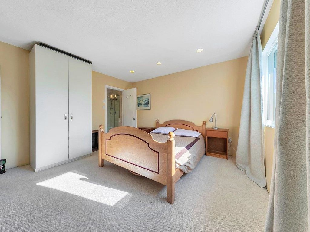 listing image 1100680256163181800