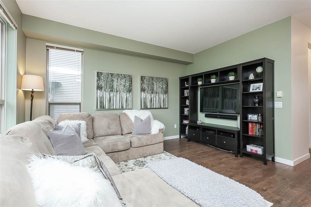 listing image 1106796285338330342