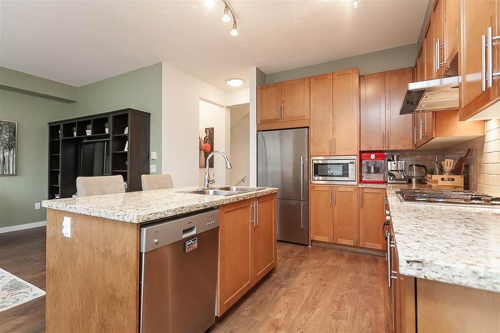 listing image 1104626265935556129