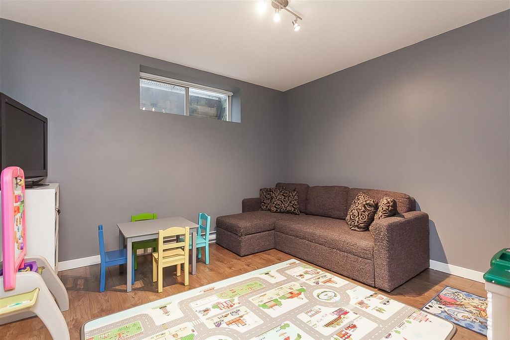listing image 1102211697334070120