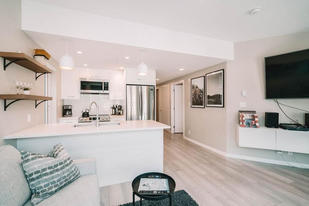 listing image 1102315394935611294