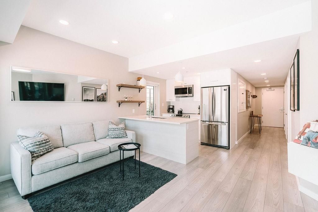 listing image 1104977108903856767
