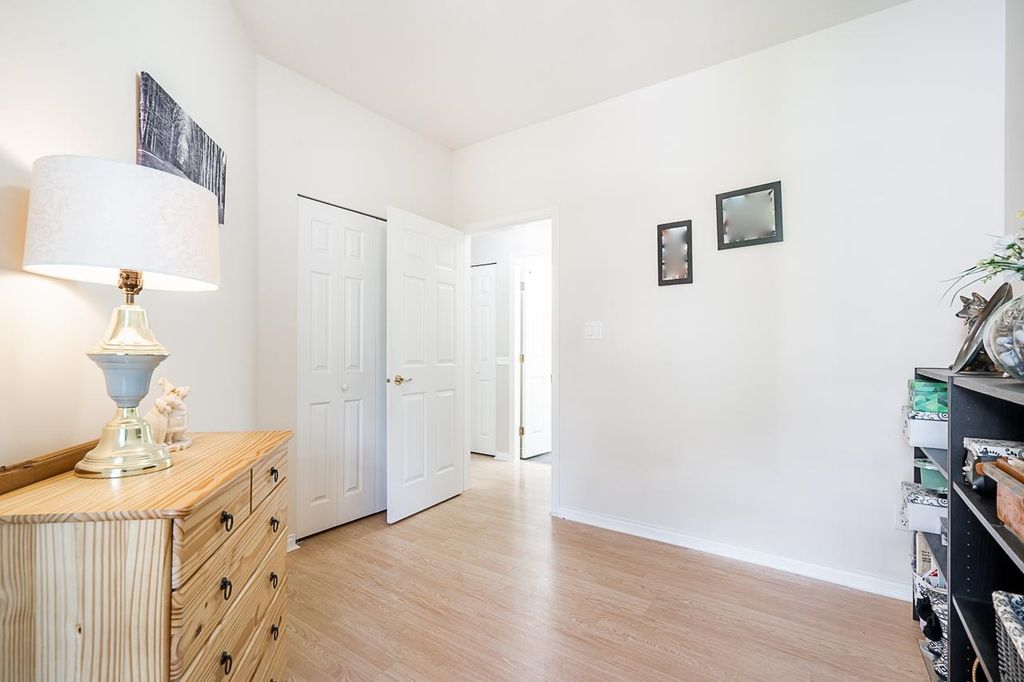 listing image 1108368938485600186