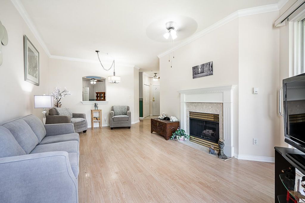 listing image 1109653556865193900