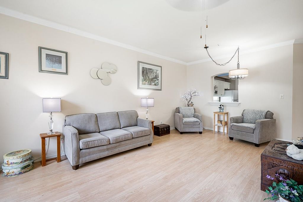 listing image 1109363201276821092