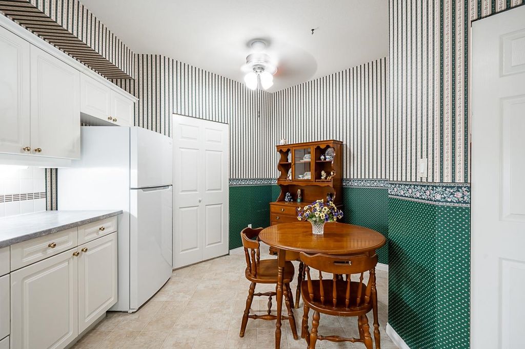 listing image 1102301372768584637