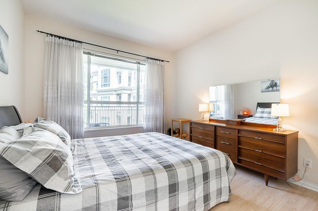 listing image 1109454255738956862