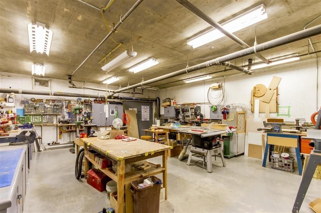 listing image 1106841174082665037