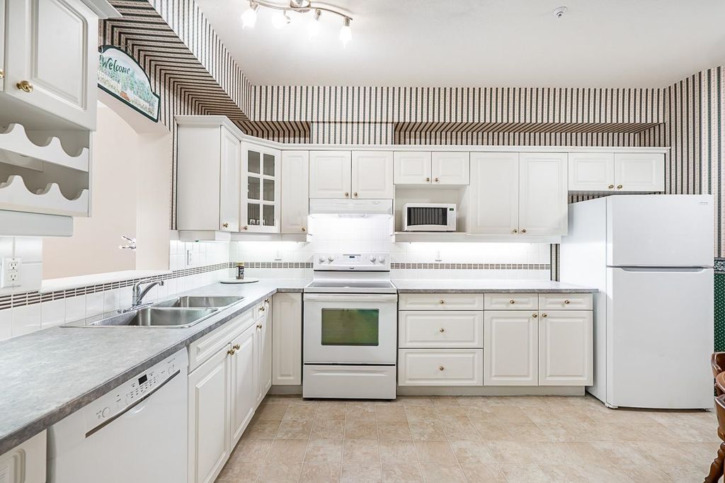 listing image 1106405042453749325