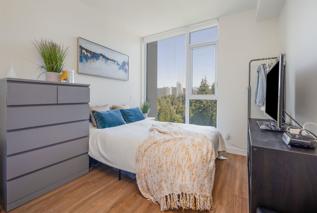 listing image 1107355462737494222