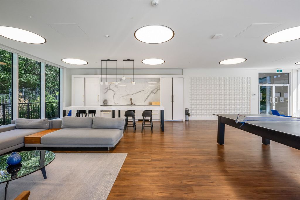 listing image 1104172268841446218