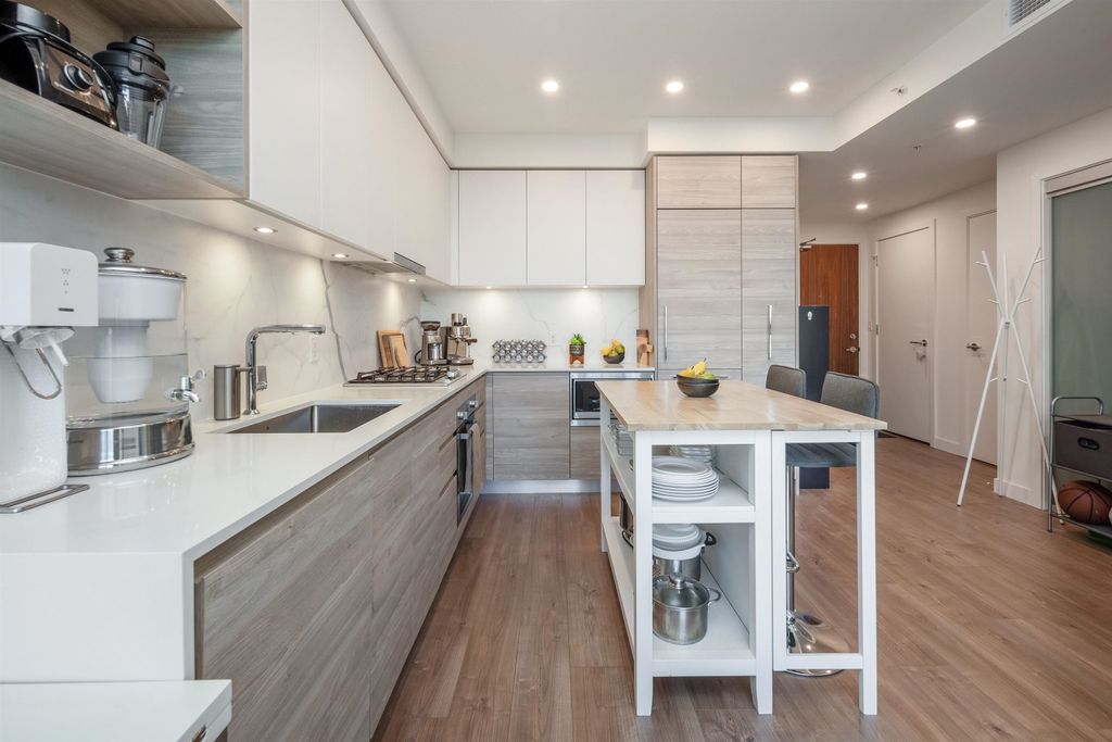 listing image 1104433530883696290