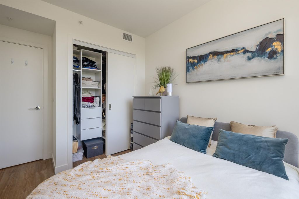 listing image 1107369615820570987