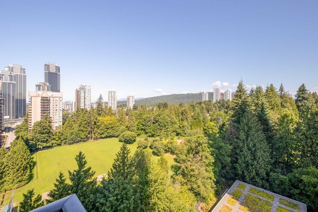 listing image 1108487995434632064