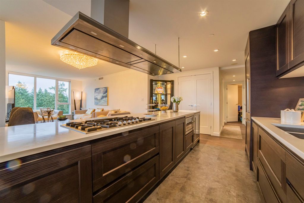 listing image 1105162750203056932