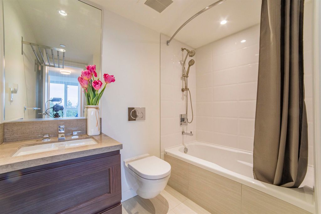 listing image 1102992772436500485