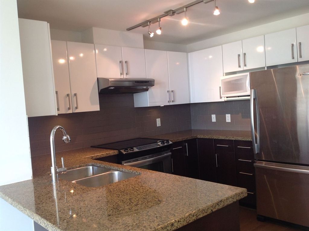 listing image 1100780958257464136