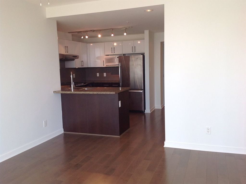 listing image 1106786697346141363
